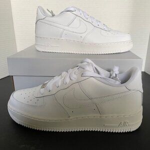 New Nike Air Force 1 (Men's 7/Women's 8.5)
